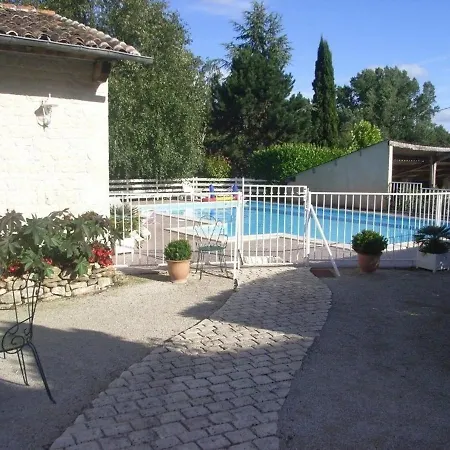 Champniers, 4 Pieces, 6 Personnes - Fr-1-653-226 Champniers (Charente)