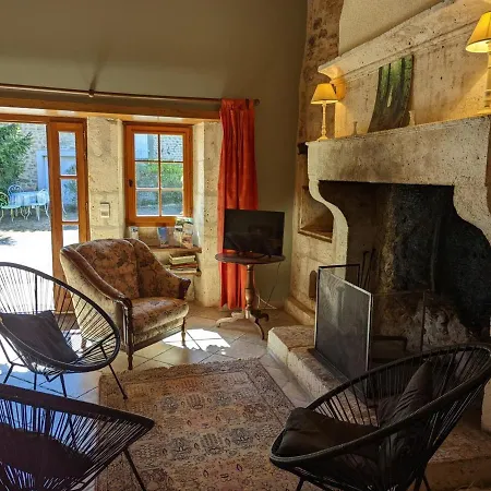 Champniers, 4 Pieces, 6 Personnes - Fr-1-653-226 Vakantiehuis